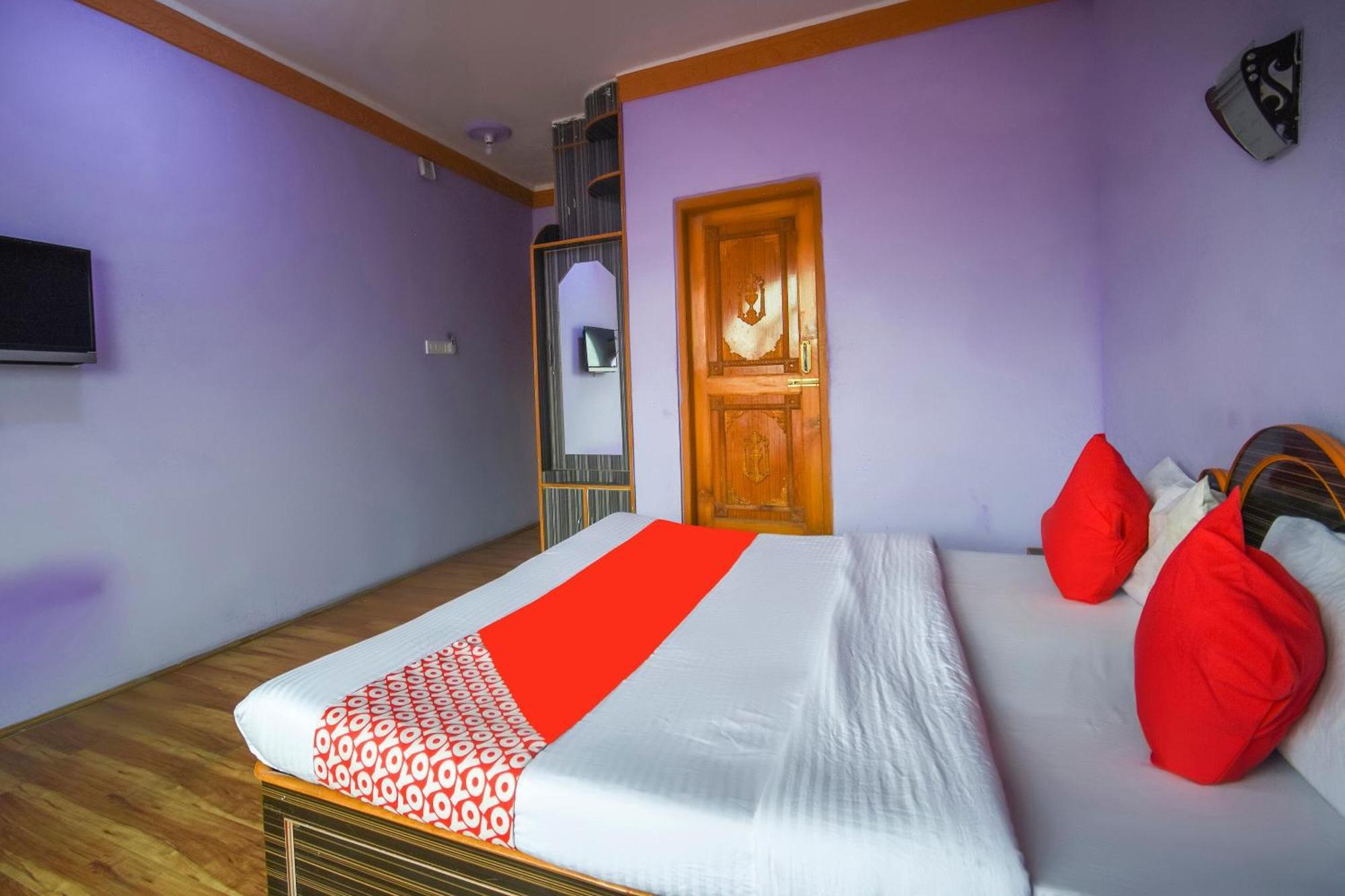 Oyo Hotel New Divine Kashmir Durgjan エクステリア 写真