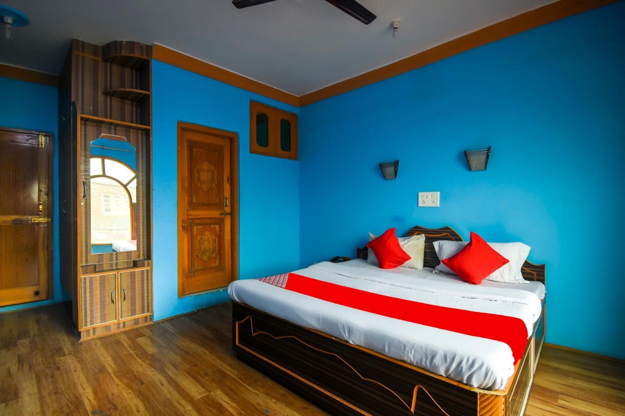 Oyo Hotel New Divine Kashmir Durgjan エクステリア 写真