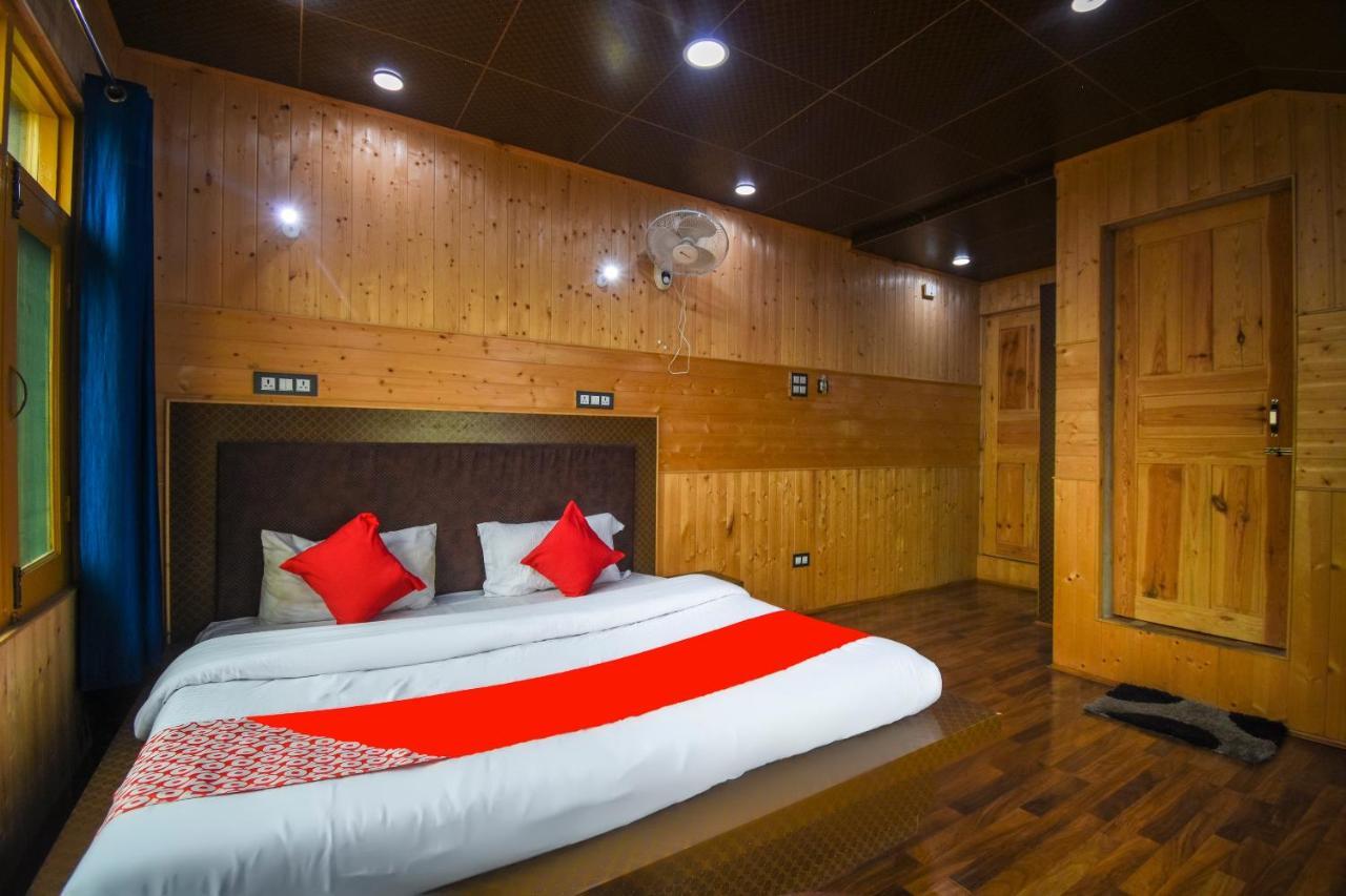 Oyo Hotel New Divine Kashmir Durgjan エクステリア 写真